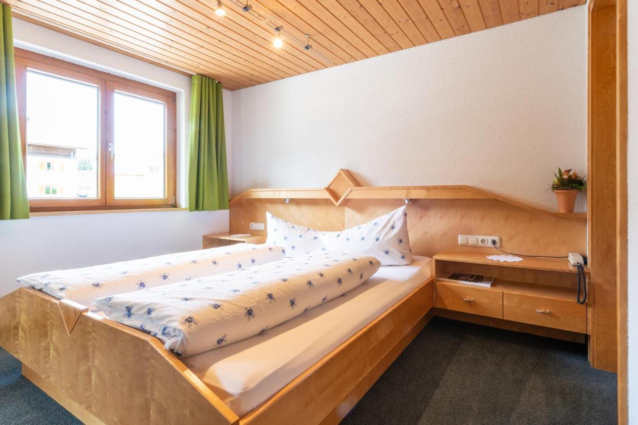 Hotel Haus Furka Damuels Esterno foto