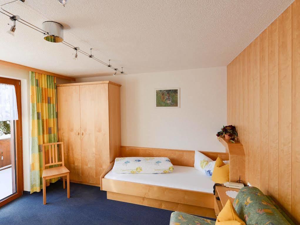 Hotel Haus Furka Damuels Esterno foto