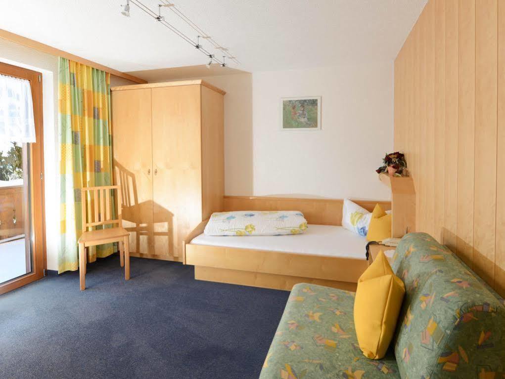 Hotel Haus Furka Damuels Esterno foto